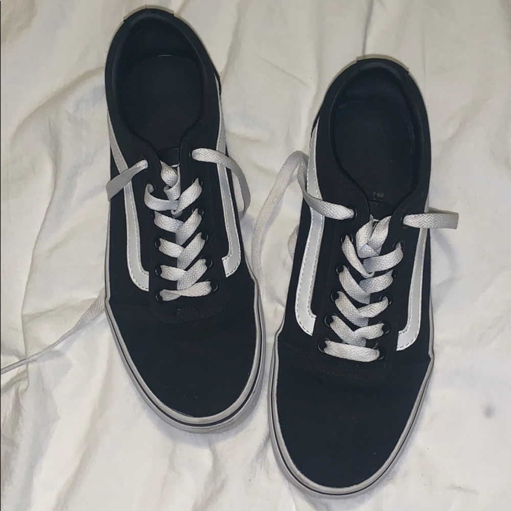 Women’s Vans. Low top.